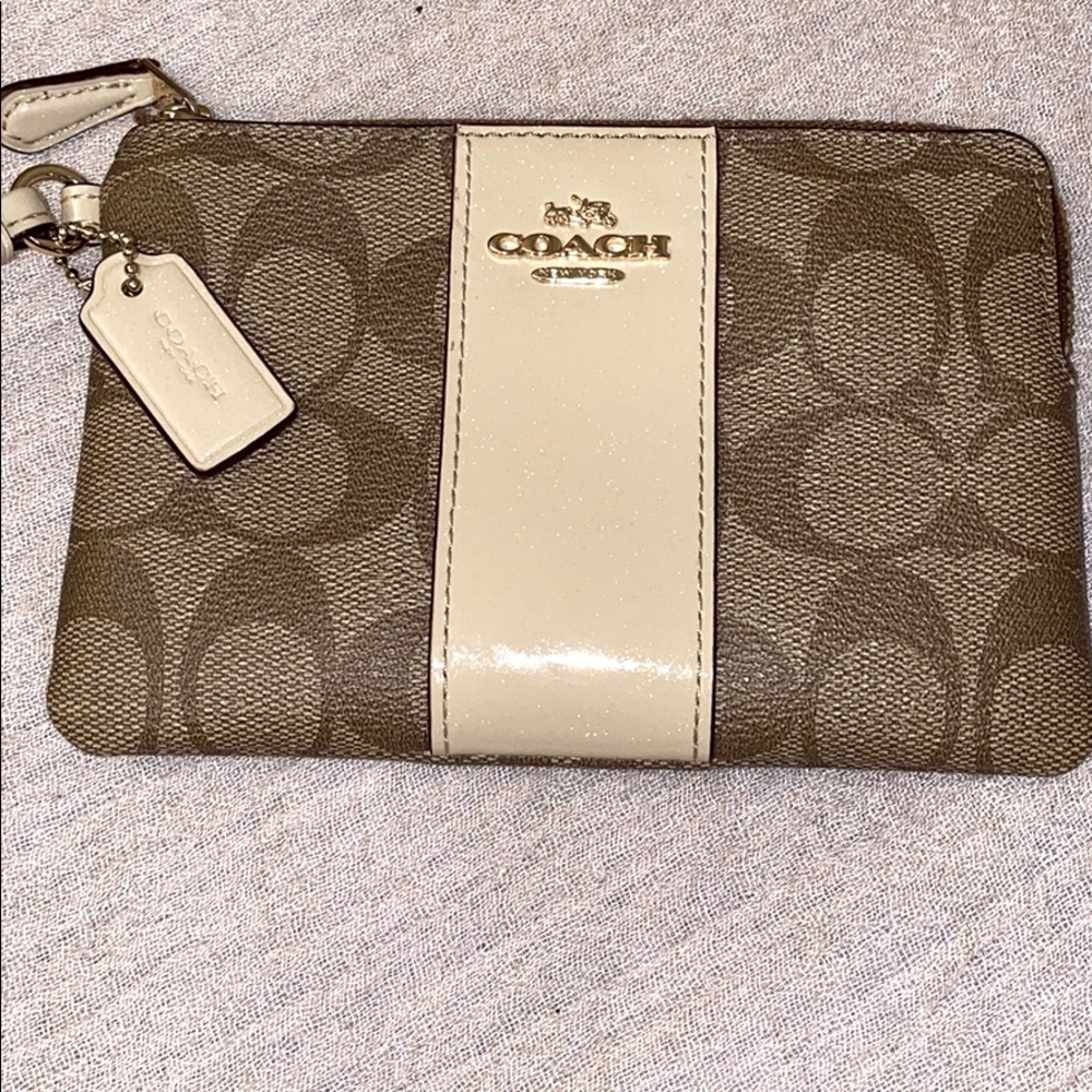 Coach Corner Khaki small wristlet